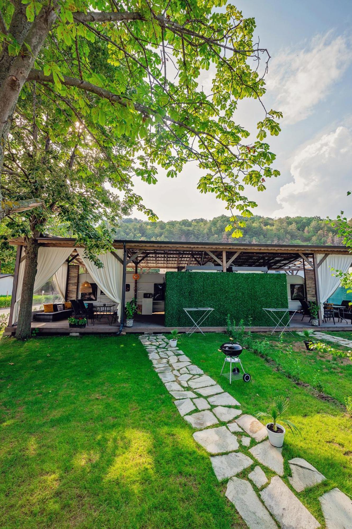 Каравани Avi Iris Фичоза Hotel Varna Exterior foto